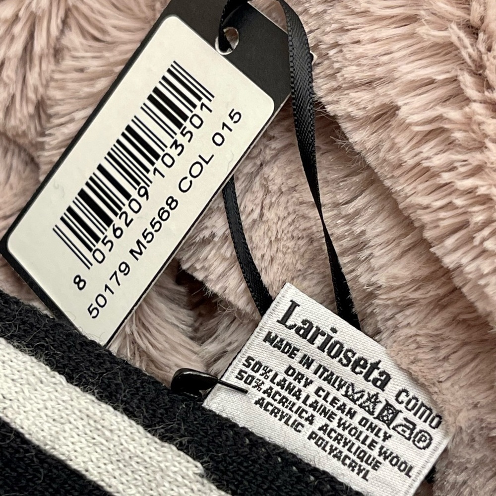 NWT Moschino Scarf - Picture 3 of 4